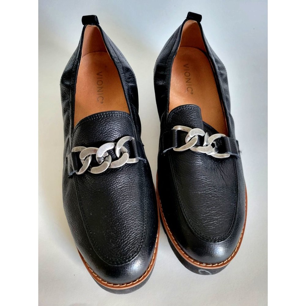 Vionic black Cynthia loafer size 9 leather chunky Lug sole comfort orthotic